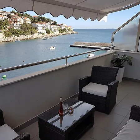 Mare Korcula زافالاتيكا
