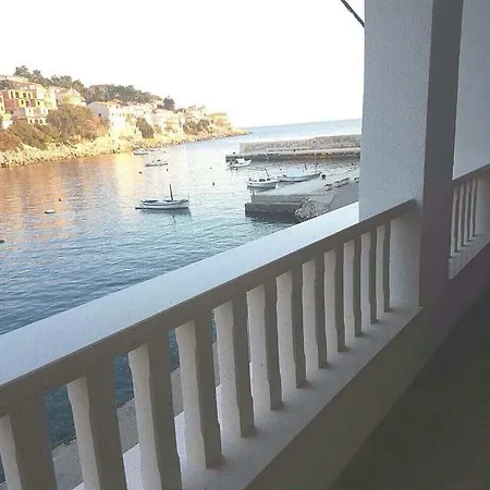 Mare Korcula زافالاتيكا